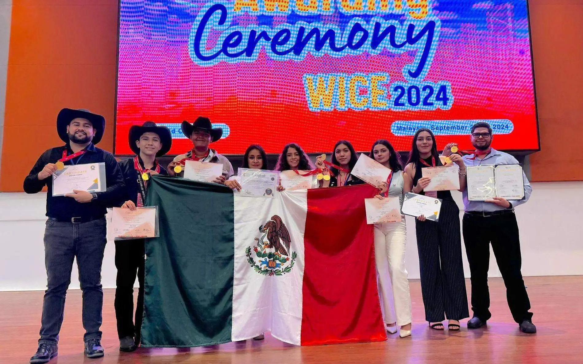 Estudiantes mexicanos ganan medalla de oro en concurso de ciencias en Malasia, son de Tamaulipas SET (1)